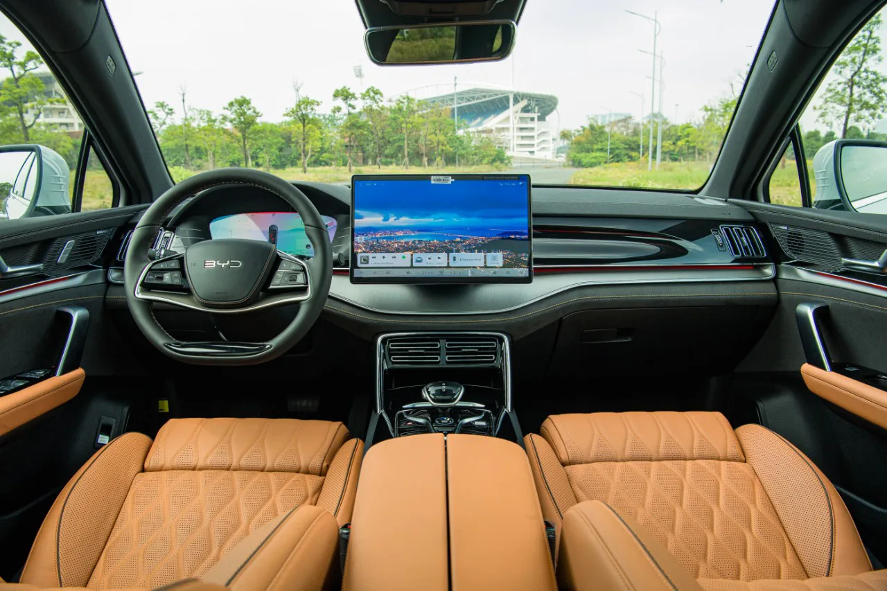 BYD SEALION 8